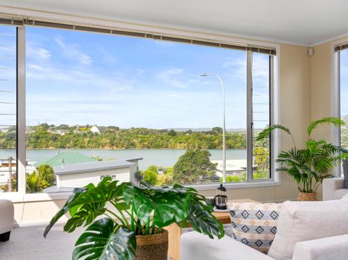 15 Opotoru Road, Raglan