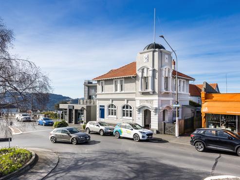 308 Highgate, Roslyn