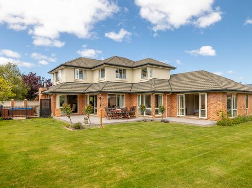 8 Napoleon Close, Harewood