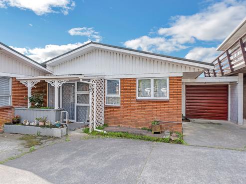 2/16 King Edward Avenue, Papakura