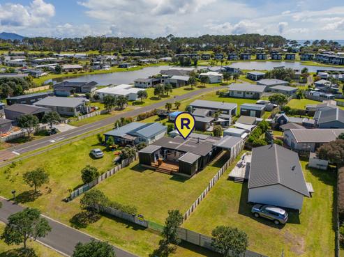 145 Harbour Drive, Matarangi