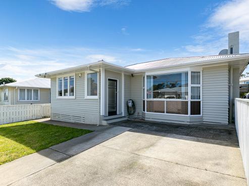 17 Kenmore Street, Newlands
