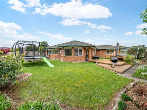18 Galveston Grove, Totara Park