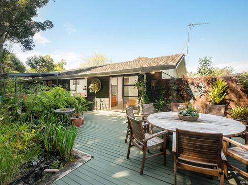 8 Fernwood Grove, Bayview