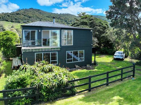 41 Judges Parade, Mahia