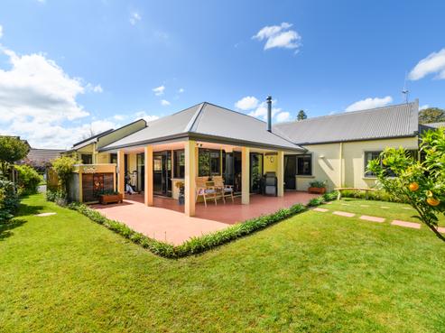 11 La Lena Grove, Fitzherbert