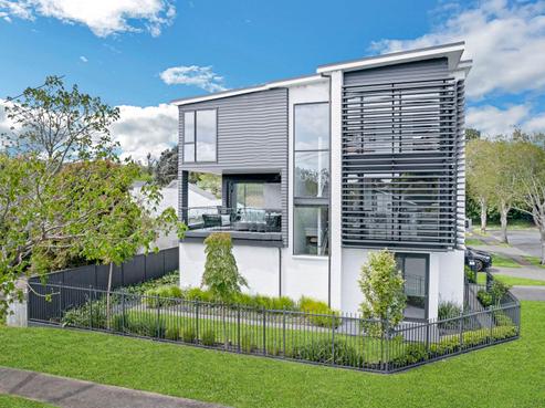 8 Ambury Avenue, Royal Oak