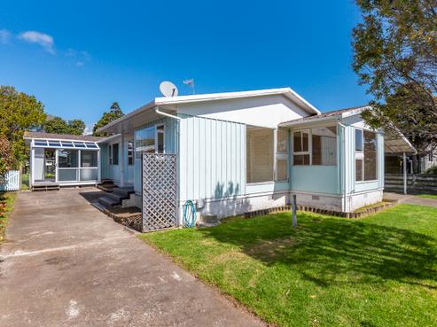 24 Makarini Street, Paraparaumu