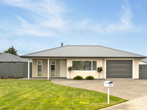 48 Tuatahi Avenue, Solway