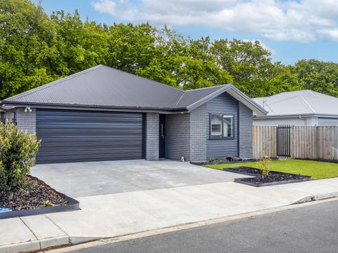 3 Crossley Avenue, Woodend