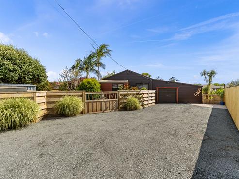 13 Ferry Road, Waipu