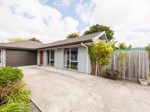 49 Weston Avenue, Roslyn