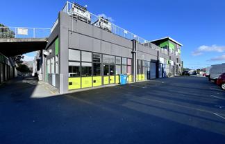 Flexibility tenancy with a surplus of carparking!