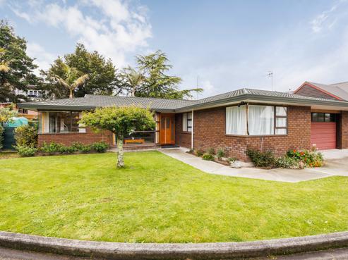 8 Gregory Close, Palmerston North Central