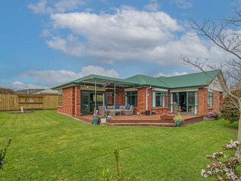 9 Brookside Close, Highbury