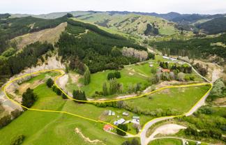 1689 Waingake Road, Waingake