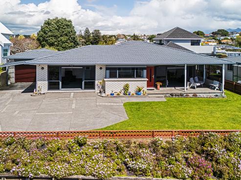 45D Paynters Avenue, Strandon