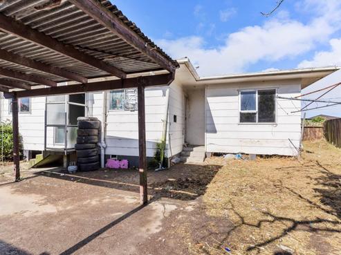 2/15 Moncrieff Avenue, Clendon Park
