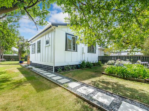 16 Broadway Avenue, Waikuku Beach
