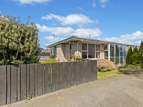 1/79 Hills Road, Edgeware