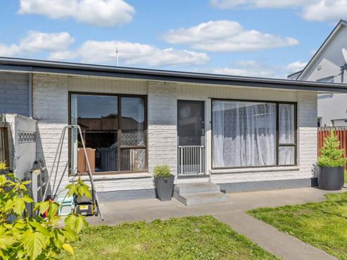 87B Hills Road, Edgeware
