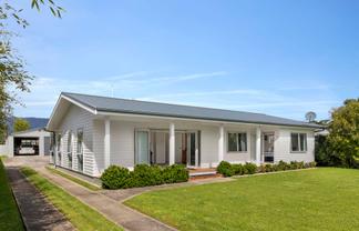 12 Hunter Street Karamea, Karamea