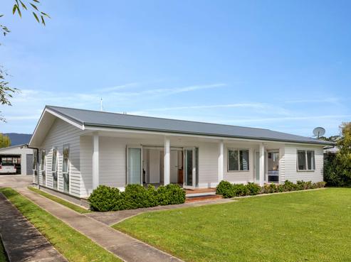 12 Hunter Street, Karamea