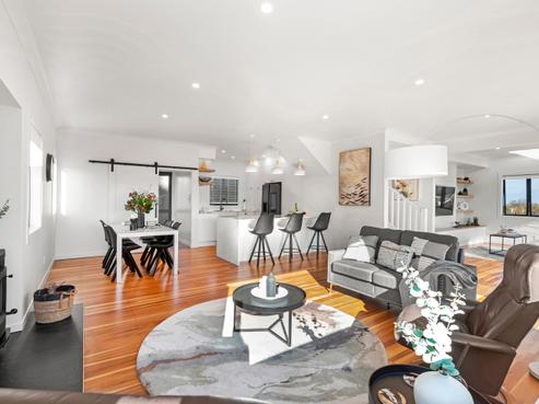 35 Long Street, Raglan