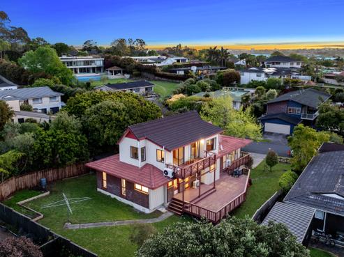 16 Sarah Place, Farm Cove