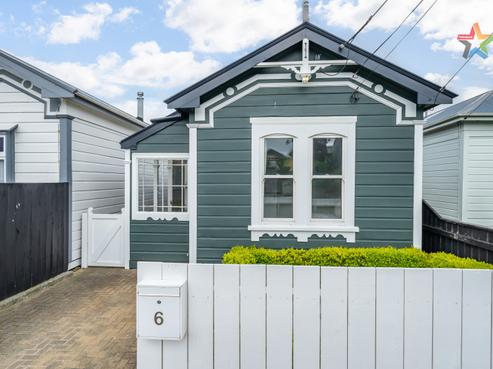 6 Beach Street, Petone