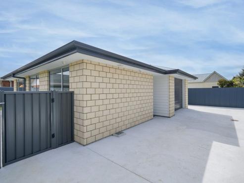 66C Maitland Street, Strathern