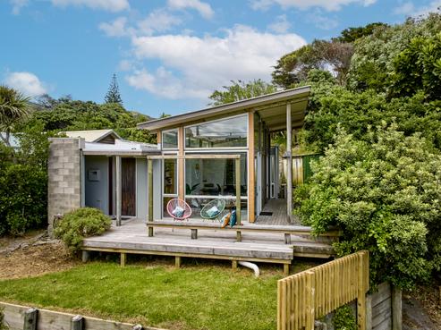 4 Tangahoe Street, Paekakariki