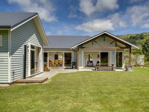 23 Waipuka Road, Waimarama