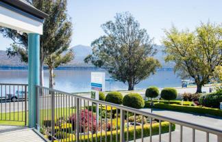 Lakefront freehold going concern - Te Anau