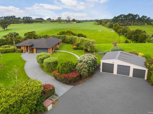 64 Brookside Road, Glenbrook