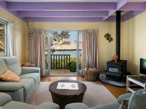 26 Pohutukawa Drive, Athenree