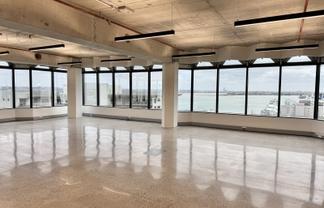 High quality modern office - full floor 