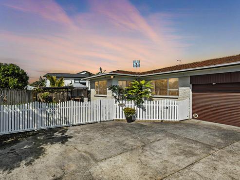 2/38 Blacklock Avenue, Henderson