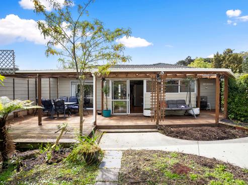 6 Onedin Place, Titirangi