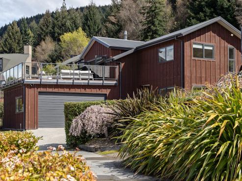 3 Goldleaf Hill, Queenstown Central