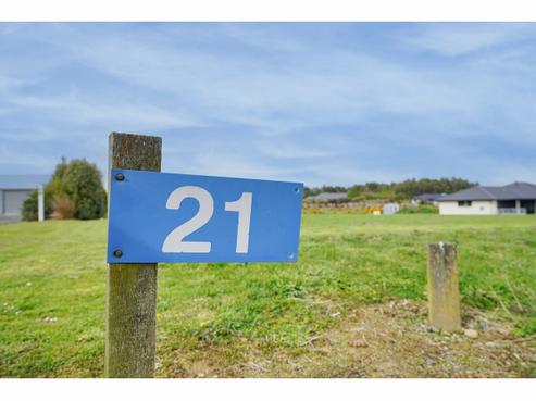 21 Majestic Chance, Tisbury