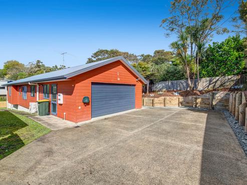 145 Brian Crescent, Stanmore Bay