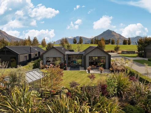 2 Caithness Court, Jacks Point