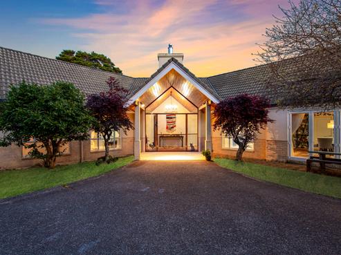 9H Laingholm Drive, Laingholm