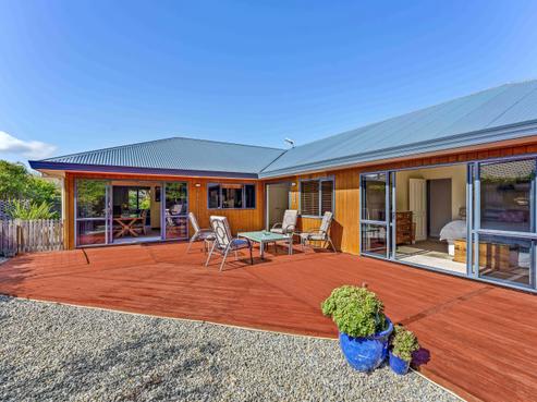 4 Leanne Way, Waikanae Beach