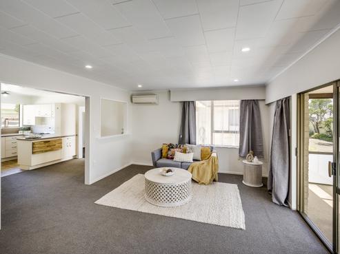 2/403 Avenue Road West, Hastings