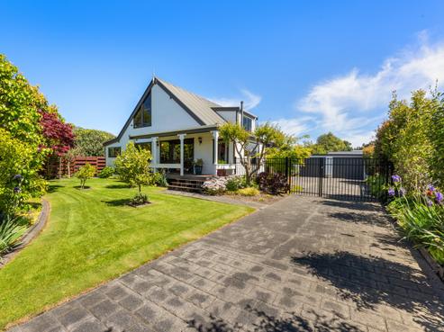 13 Knights Grove, Otaki