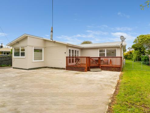 103 Atkinson Avenue, Otaki Beach