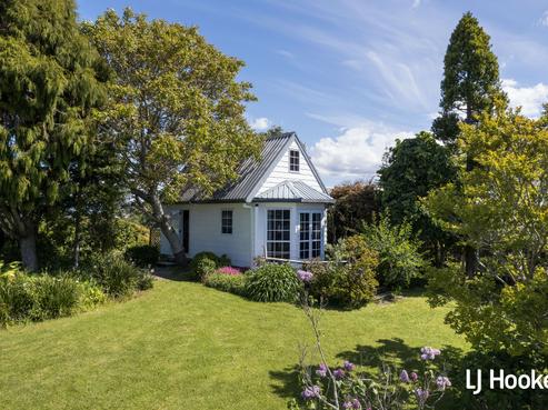 2 Adela Stewart Drive West, Athenree