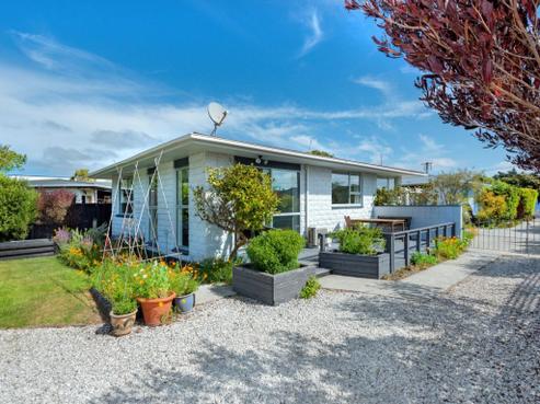 2/63 Rocking Horse Road, Southshore